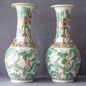 A pair of Chinese Canton famille verte vases with dragon handles, 19th C. — photo 8