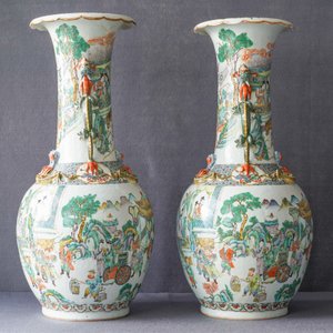 A pair of Chinese Canton famille verte vases with dragon handles, 19th C. — photo 10