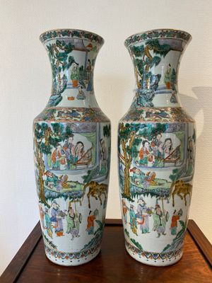 A pair of Chinese Canton famille verte vases with garden scenes, 19th C. — 照片 3