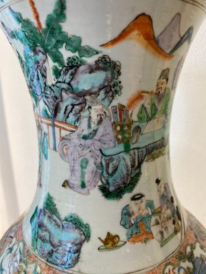 A pair of Chinese Canton famille verte vases with garden scenes, 19th C. — 照片 8