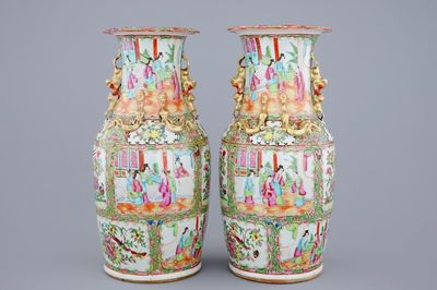 A pair of Chinese Canton rose medallion vases, 19th C.