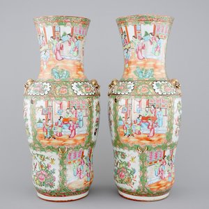 A pair of Chinese Canton rose medallion vases, 19th C. — photo 1