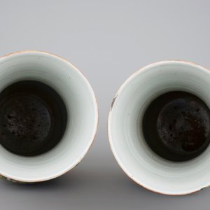 A pair of Chinese Canton rose medallion vases, 19th C. — photo 5