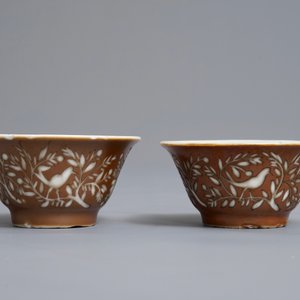 A pair of Chinese capucin ground cups and saucers with European wheel engraved design, Kangxi — photo 6