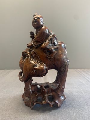 A pair of Chinese carved bamboo groups of a boy riding a buffalo, 19/20th C. — photo 2