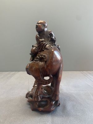 A pair of Chinese carved bamboo groups of a boy riding a buffalo, 19/20th C. — photo 9