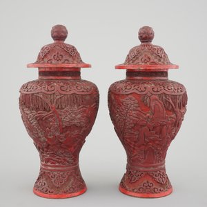 A pair of Chinese carved cinnabar lacquer vases and covers, 18/19th C — photo 3