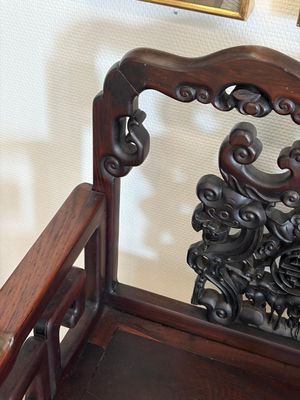 A pair of Chinese carved hongmu armchairs, 19th C. — foto 15