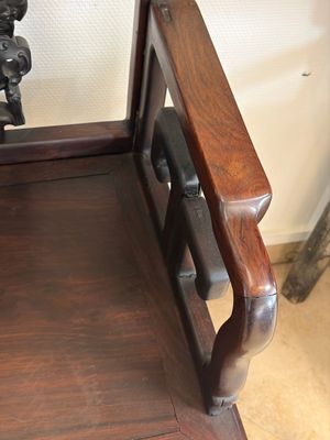 A pair of Chinese carved hongmu armchairs, 19th C. — foto 17