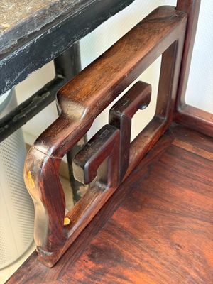 A pair of Chinese carved hongmu armchairs, 19th C. — foto 8