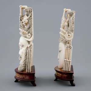 A pair of Chinese carved ivory faces on wooden stands, 19th C. — 照片 4