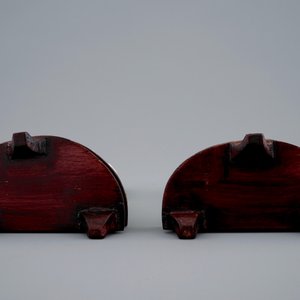 A pair of Chinese carved ivory faces on wooden stands, 19th C. — 照片 6