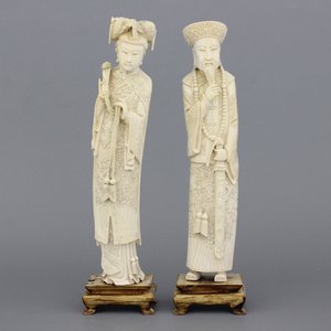 A pair of Chinese carved ivory figures of the emperor couple, 19/20th C. — photo 1
