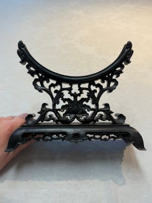 A pair of Chinese carved jade ‘elephant’ plaques on wooden stands, 19th C. — photo 13