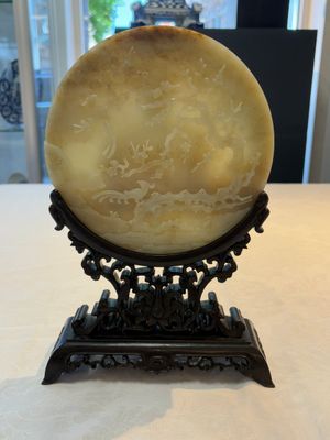 A pair of Chinese carved jade ‘elephant’ plaques on wooden stands, 19th C. — photo 19