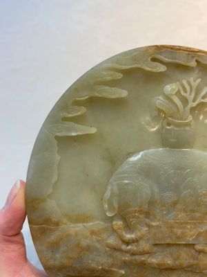 A pair of Chinese carved jade ‘elephant’ plaques on wooden stands, 19th C. — photo 27