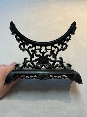 A pair of Chinese carved jade ‘elephant’ plaques on wooden stands, 19th C. — photo 30