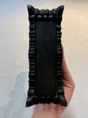 A pair of Chinese carved jade ‘elephant’ plaques on wooden stands, 19th C. — photo 35