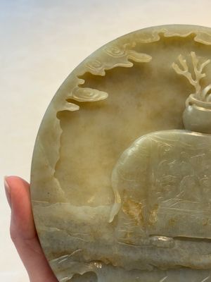 A pair of Chinese carved jade ‘elephant’ plaques on wooden stands, 19th C. — photo 10