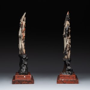 A pair of Chinese carved soapstone groups and a painted alabaster and wood table screen depicting a folk tale, 18/19th C. — photo 11