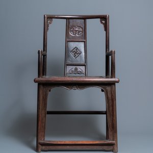 A pair of Chinese carved wooden chairs with wicker seats, 19th C. — 照片 2