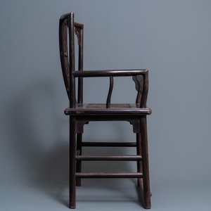 A pair of Chinese carved wooden chairs with wicker seats, 19th C. — 照片 7