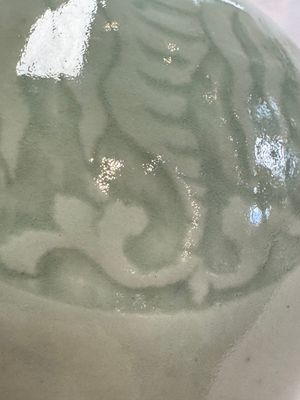 A pair of Chinese celadon-glazed bottle vases with incised phoenix design, Yongzheng mark, 19th C. — 照片 22