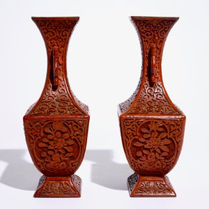 A pair of Chinese cinnabar lacquer vases, 19th C. — photo 3