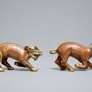 乾隆 景泰蓝麒麟铜像 一对 — 照片 4