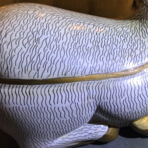 A pair of Chinese cloisonné and gilt bronze models of rams, Qianlong — 照片 15