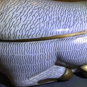 A pair of Chinese cloisonné and gilt bronze models of rams, Qianlong — 照片 28