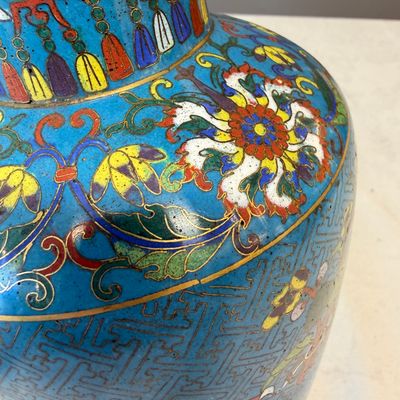 A pair of Chinese cloisonné 'Birds Among Flowering Branches' vases — photo 15