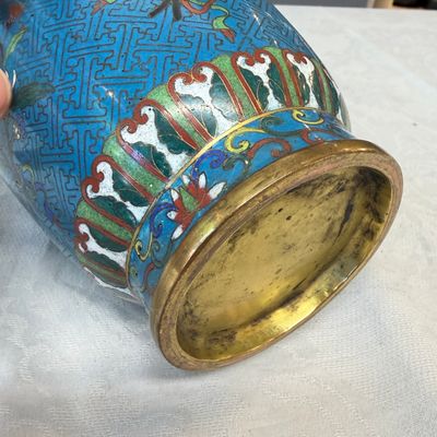 A pair of Chinese cloisonné 'Birds Among Flowering Branches' vases — photo 18