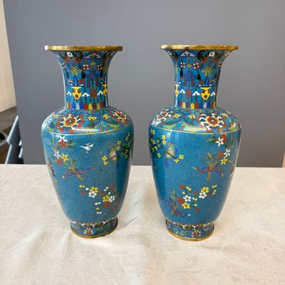 A pair of Chinese cloisonné 'Birds Among Flowering Branches' vases — photo 3