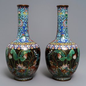 A pair of Chinese cloisonné bottle vases, 19th C. — 照片 4