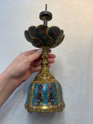 A pair of Chinese cloisonné candle holders, 19th C. — 照片 3