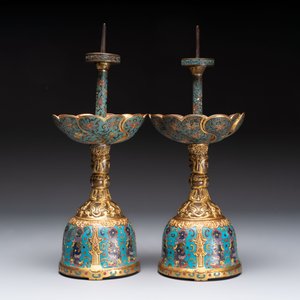 A pair of Chinese cloisonné candle holders, 19th C. — 照片 4