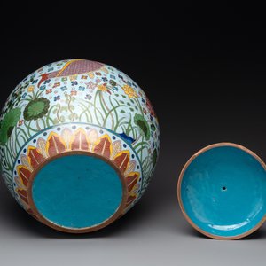 A pair of Chinese cloisonné 'carps' vases and covers, Republic — foto 9