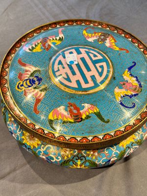 A pair of Chinese cloisonné censers with covers and stands, 19/20th C. — photo 27