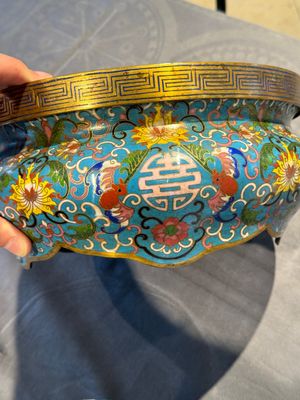 A pair of Chinese cloisonné censers with covers and stands, 19/20th C. — photo 28