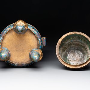 A pair of Chinese cloisonné censers with covers and stands, 19/20th C. — photo 13