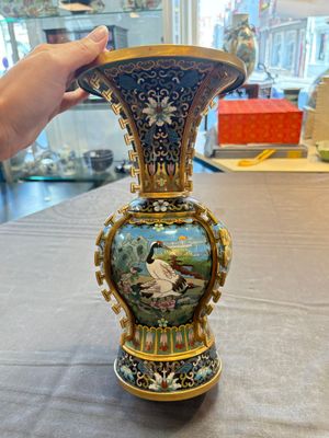 A pair of Chinese cloisonné 'cranes' vases, Republic — 照片 10