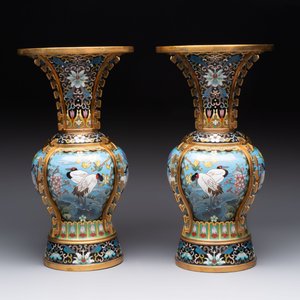 A pair of Chinese cloisonné 'cranes' vases, Republic — 照片 4