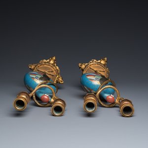 A pair of Chinese cloisonné cranes with gilt bronze candelabra mounts, 18/19th C. — photo 6