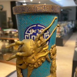 A pair of Chinese cloisonné 'dragon' vases, 19th C. — 照片 24