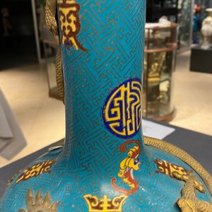 A pair of Chinese cloisonné 'dragon' vases, 19th C. — 照片 34