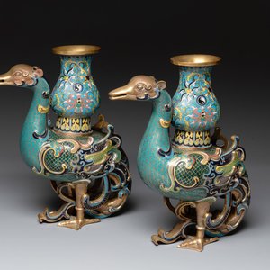A pair of Chinese cloisonné duck-form vases, 19/20th C. — foto 1