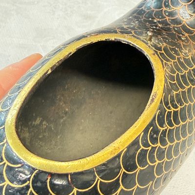 A pair of Chinese cloisonné enamel quail-form incense burners and covers — foto 9