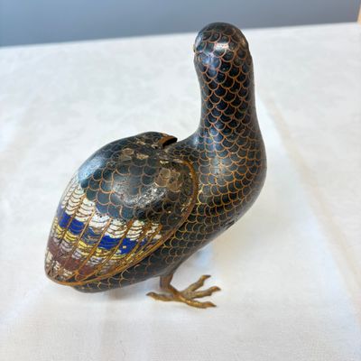 A pair of Chinese cloisonné enamel quail-form incense burners and covers — foto 20