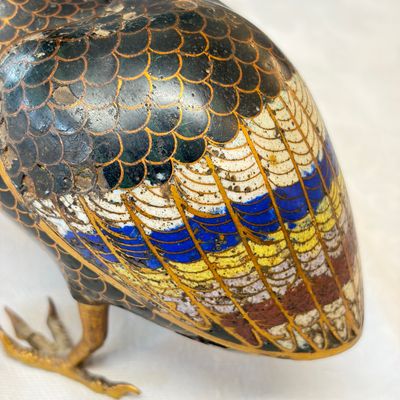 A pair of Chinese cloisonné enamel quail-form incense burners and covers — foto 24